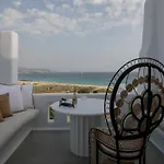 Sea U Soon Seafront Apartment *